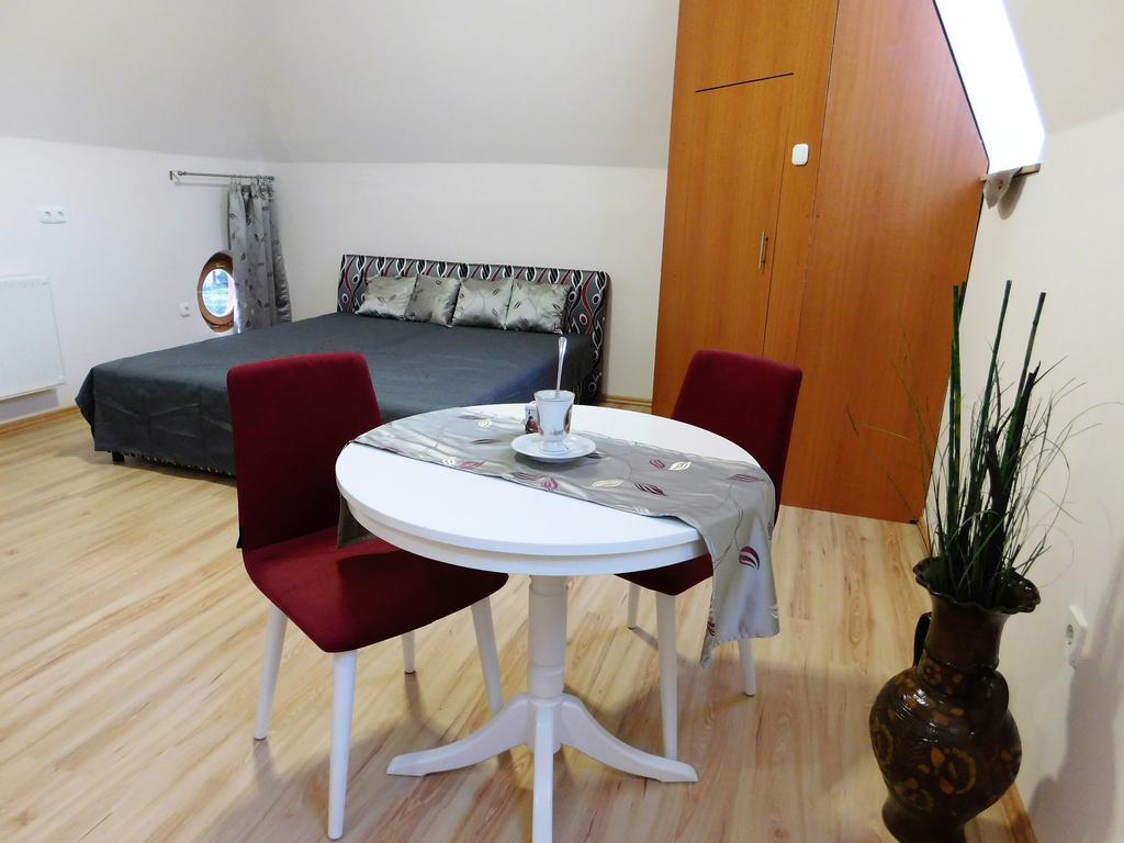 Tulipan Apartman Balatonalmádi Eksteriør billede