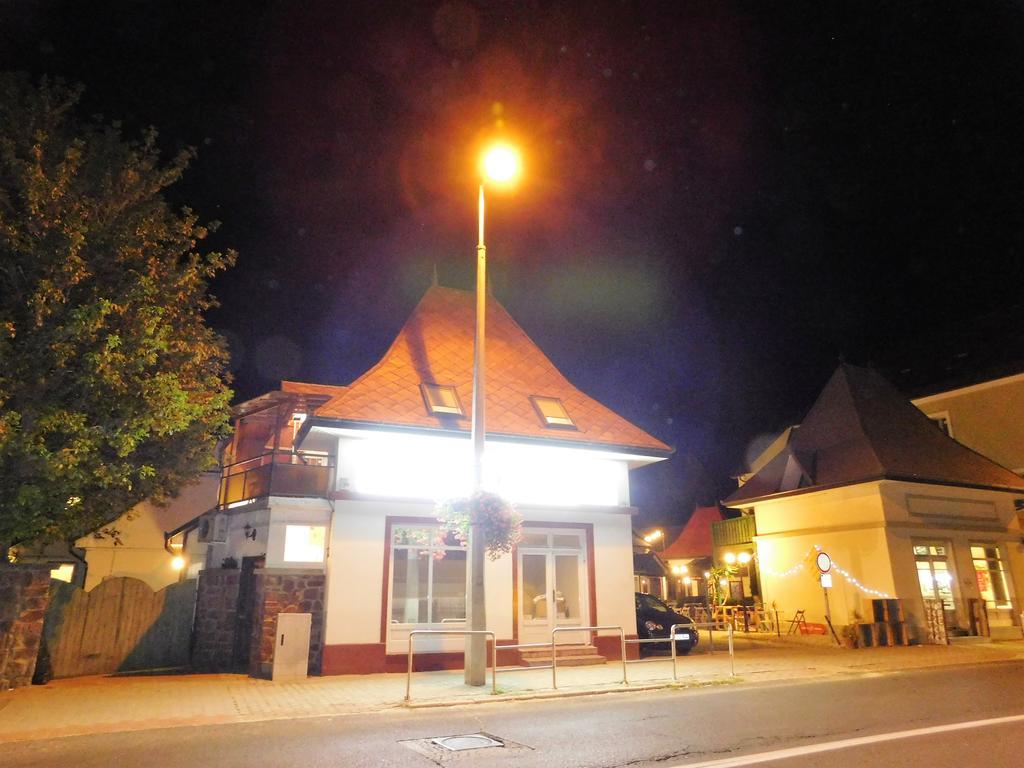Tulipan Apartman Balatonalmádi Eksteriør billede